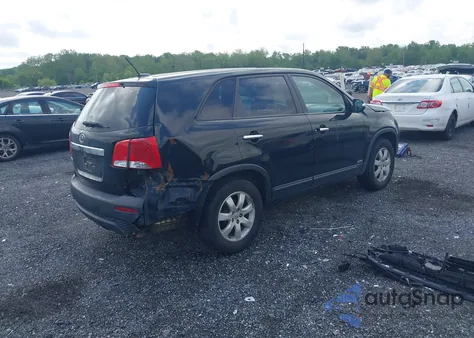 2013 Kia Sorento Lx z USA, uszkodzony, nr VIN 5XYKTCA66DG397153